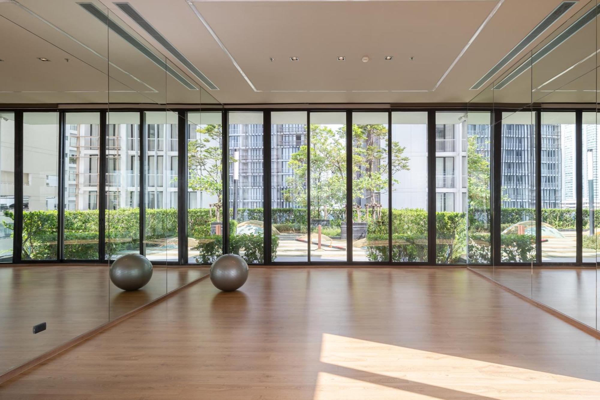Hampton Residence Next To Emporium Bangkok Exterior photo
